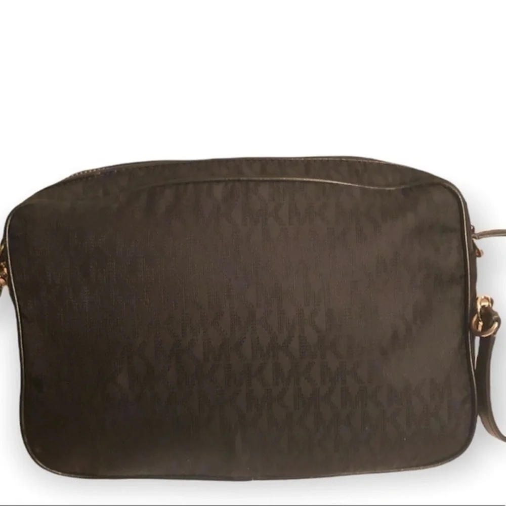 Michael kors signature mk messenger crossbody bag